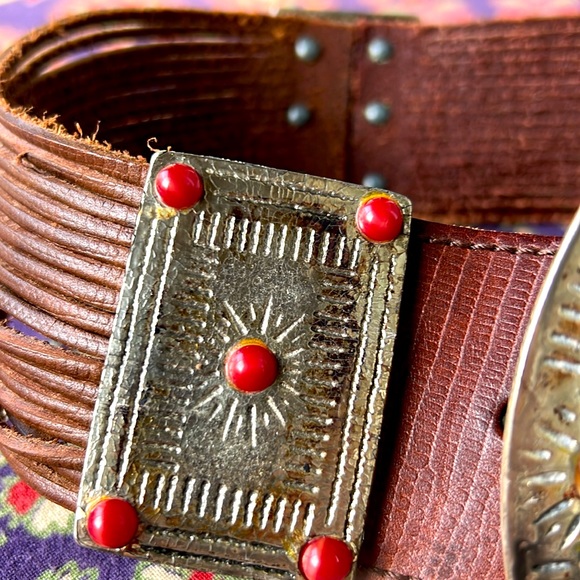 🏜️🏜️🏜️ PETER LANG VINTAGE LEATHER BELT SIZE 26” GORGEOUS BOHEMIAN VIBES 🏜️ - Picture 3 of 9